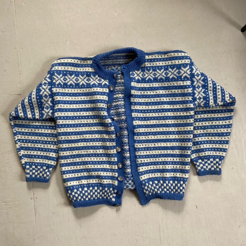 Vintage wool sweater handmade Nordic style